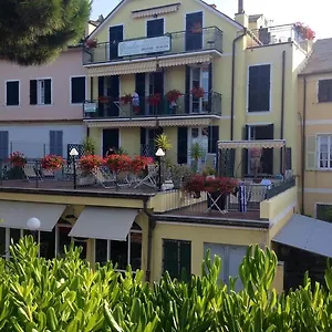 giada-moneglia.hotelitalianriviera.com/